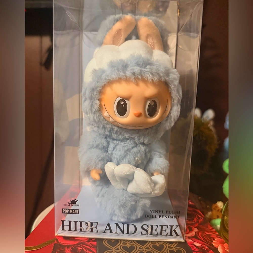 Hide and Seek - PopMart Exclusive - Labubu